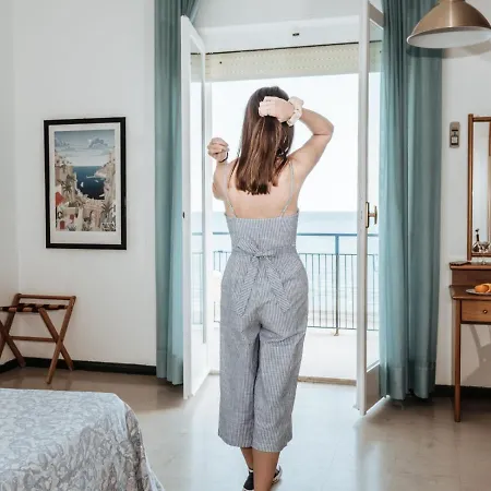 Grand Excelsior 호텔