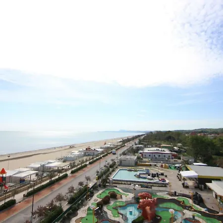Grand Excelsior Hotel