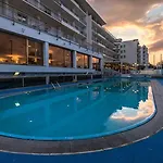 Grand Excelsior Σενιγκάλια