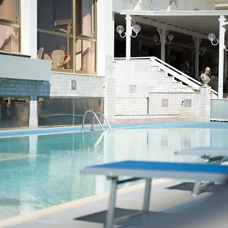 Grand Excelsior Hotell 4*