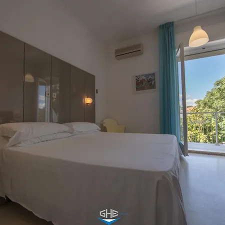 Grand Excelsior Hotell 4*